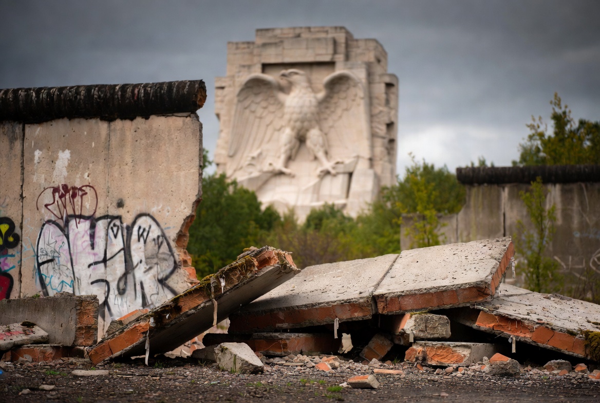 Wall remnants to freedom